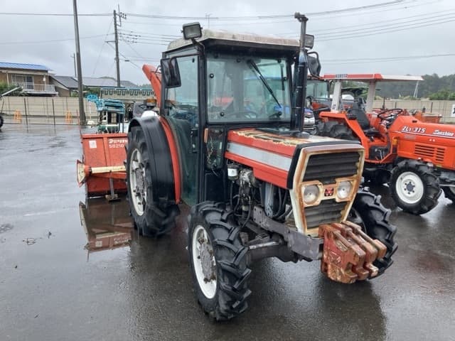 Tractor — Auction (lot 8451-1083)