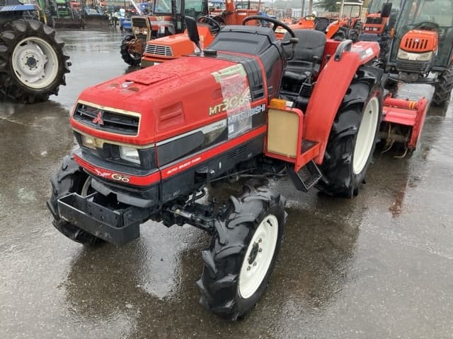Tractor — Auction (lot 8451-1095)