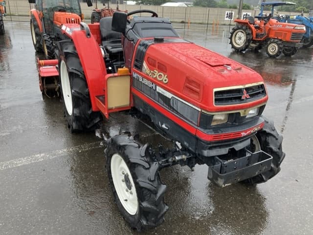 Tractor — Auction (lot 8451-1095)