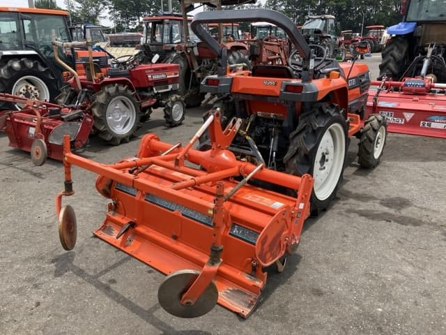 Tractor — Auction (lot 8451-1097)