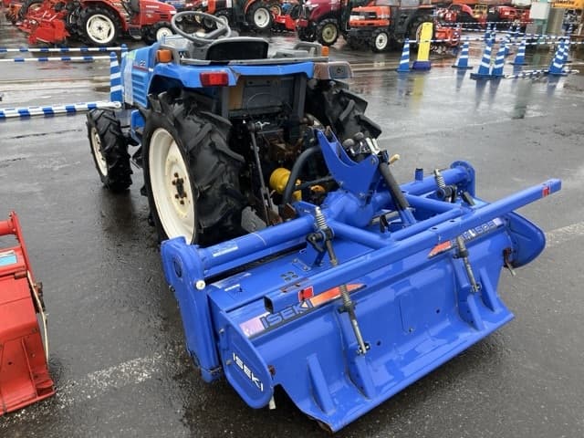 Tractor — Auction (lot 8451-1102)