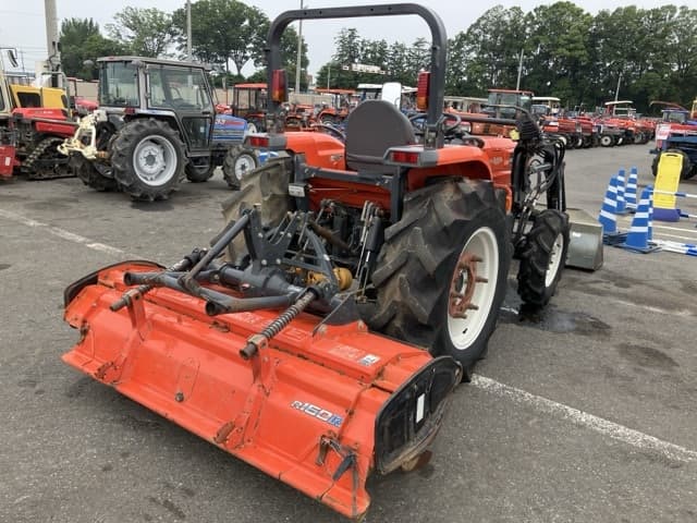 Tractor — Auction (lot 8451-1103)