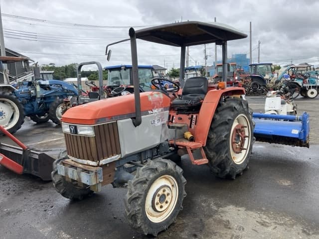 Tractor — Auction (lot 8451-1105)