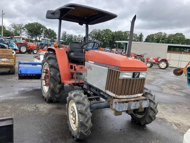 Tractor — Auction (lot 8451-1105)