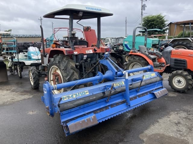 Tractor — Auction (lot 8451-1105)