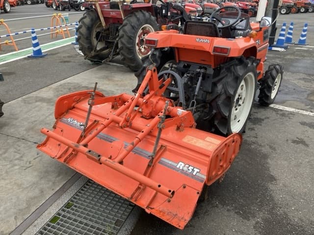 Tractor — Auction (lot 8451-1108)