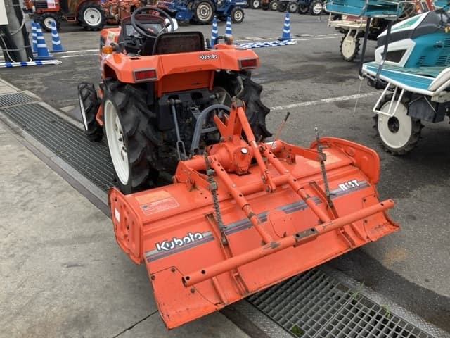 Tractor — Auction (lot 8451-1108)