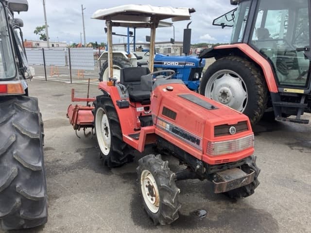 Tractor — Auction (lot 8451-1109)