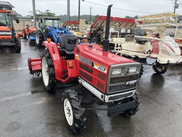 Tractor — Auction (lot 8451-1113)