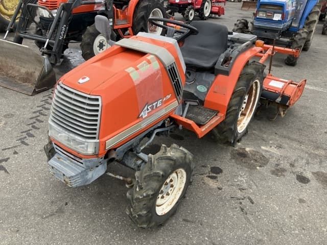 Tractor — Auction (lot 8451-1114)