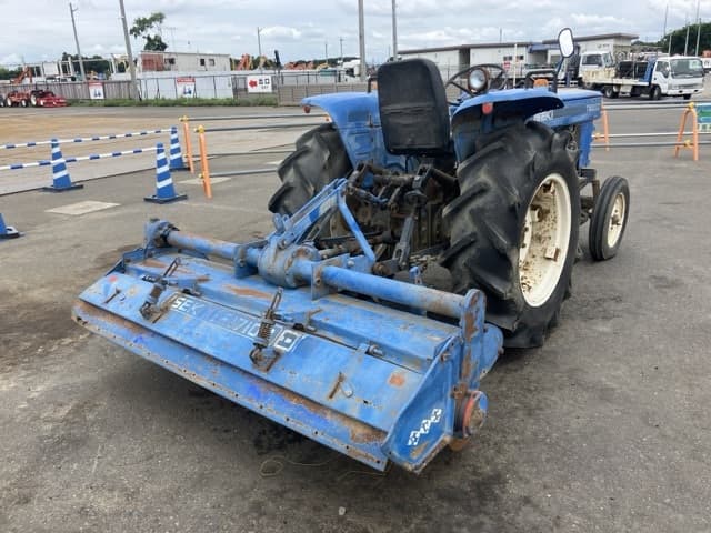 Tractor — Auction (lot 8451-1116)
