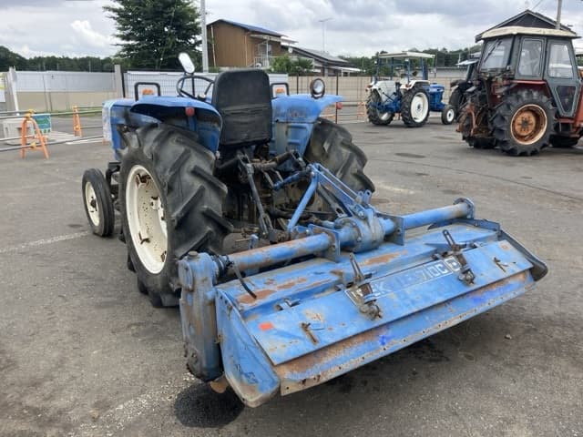 Tractor — Auction (lot 8451-1116)