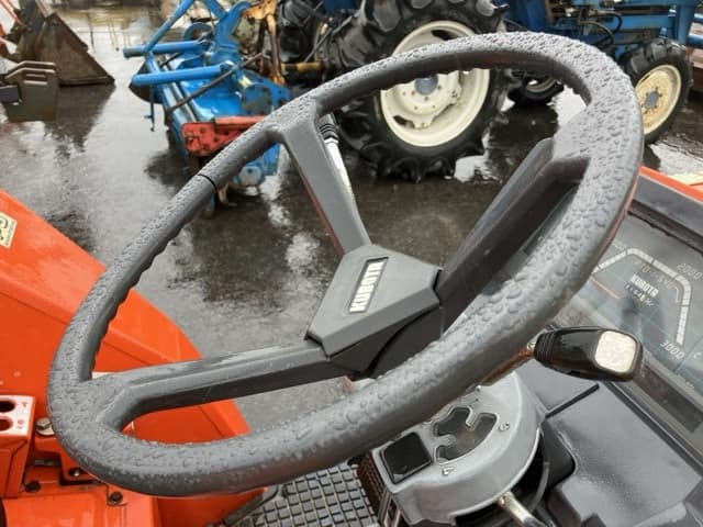 Tractor — Auction (lot 8451-1119)
