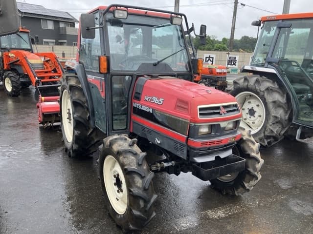 Tractor — Auction (lot 8451-1121)