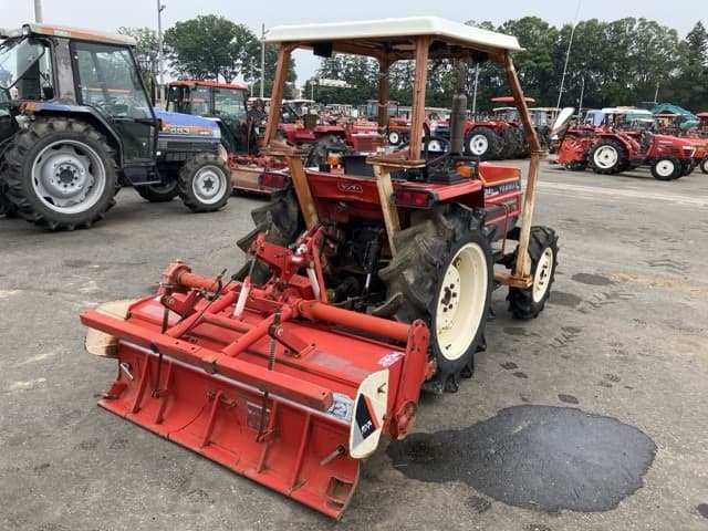 Tractor — Auction (lot 8451-1132)