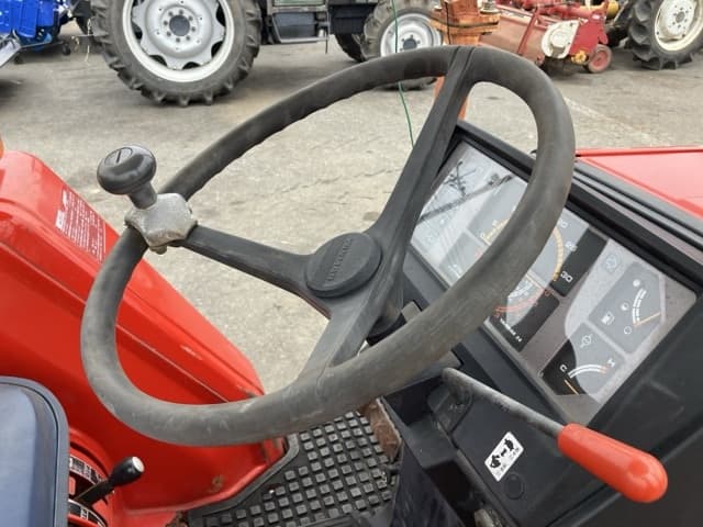 Tractor — Auction (lot 8451-1132)