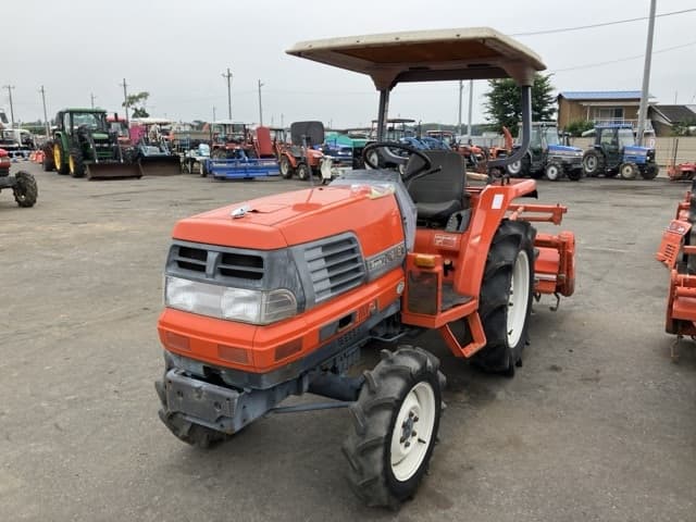 Tractor — Auction (lot 8451-1138)