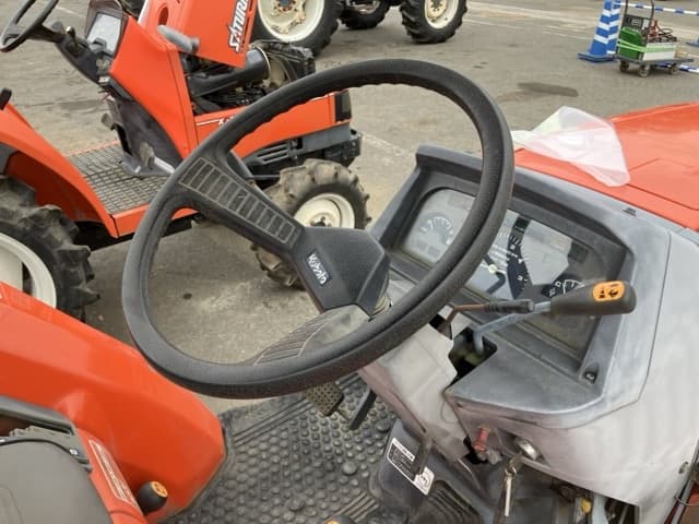 Tractor — Auction (lot 8451-1138)