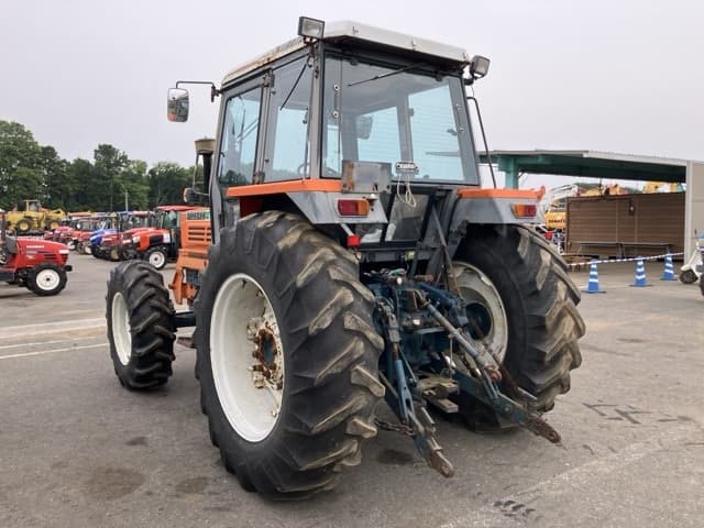 Tractor — Auction (lot 8451-1140)