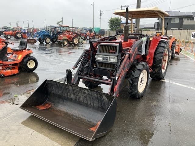 Tractor — Auction (lot 8451-1147)