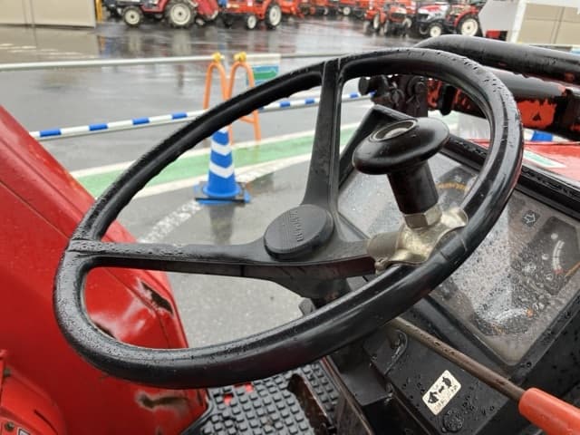 Tractor — Auction (lot 8451-1147)