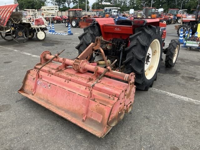Tractor — Auction (lot 8451-1151)
