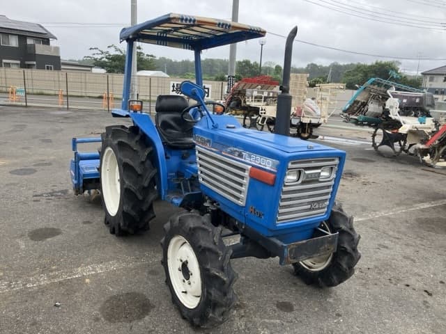 Tractor — Auction (lot 8451-1155)