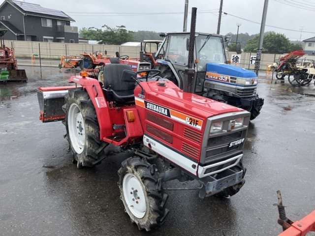 Tractor — Auction (lot 8451-1158)