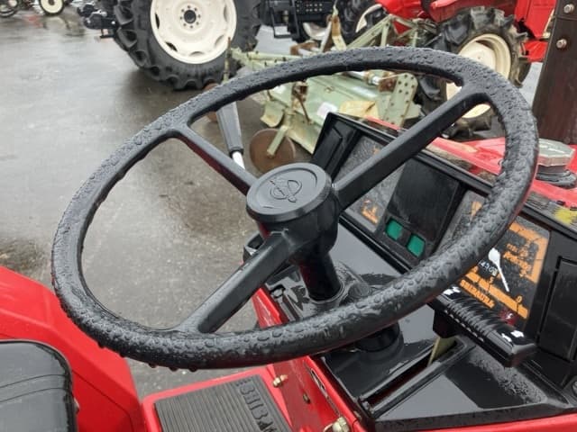 Tractor — Auction (lot 8451-1158)