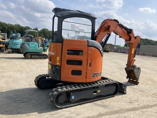MINI EXCAVATOR — Auction (lot 8451-116)