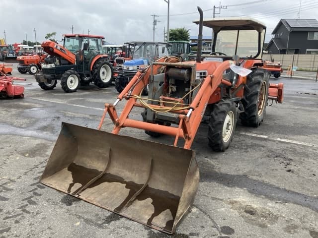 Tractor — Auction (lot 8451-1166)