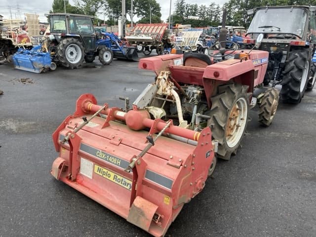 Tractor — Auction (lot 8451-1171)