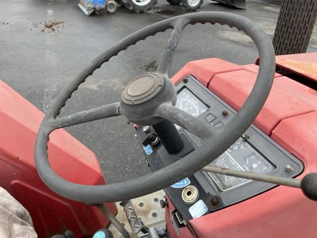 Tractor — Auction (lot 8451-1171)