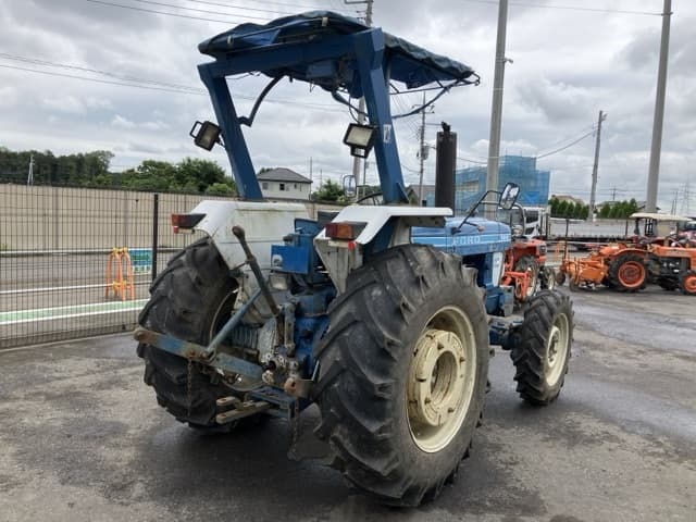Tractor — Auction (lot 8451-1172)
