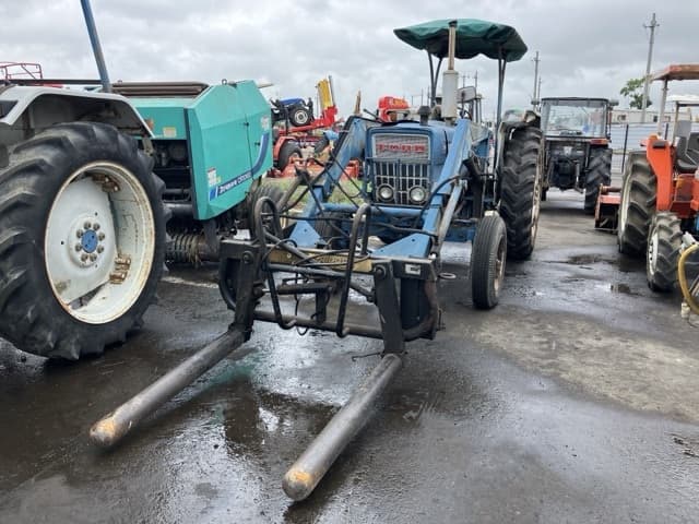 Tractor — Auction (lot 8451-1174)