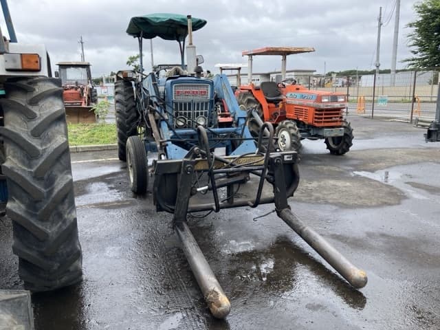 Tractor — Auction (lot 8451-1174)