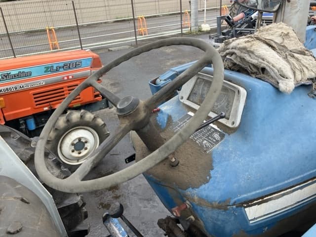 Tractor — Auction (lot 8451-1174)