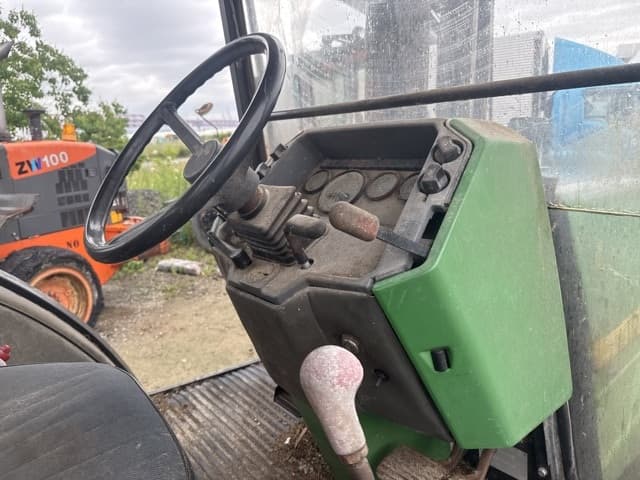 Tractor — Auction (lot 8451-11801)