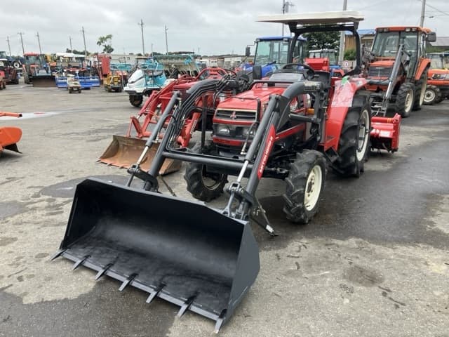 Tractor — Auction (lot 8451-1184)