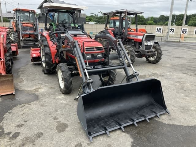 Tractor — Auction (lot 8451-1184)