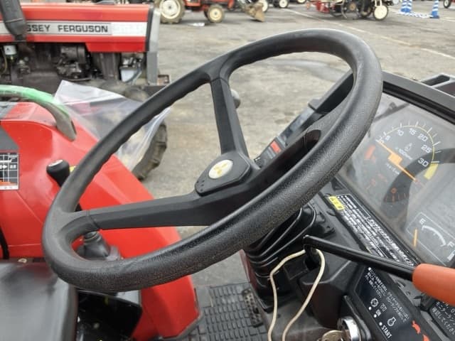 Tractor — Auction (lot 8451-1184)