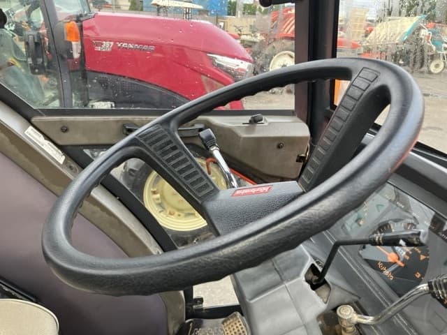 Tractor — Auction (lot 8451-1185)
