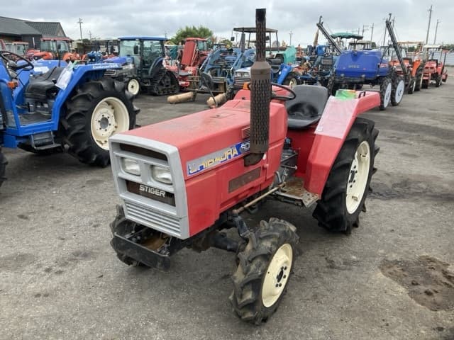 Tractor — Auction (lot 8451-1186)