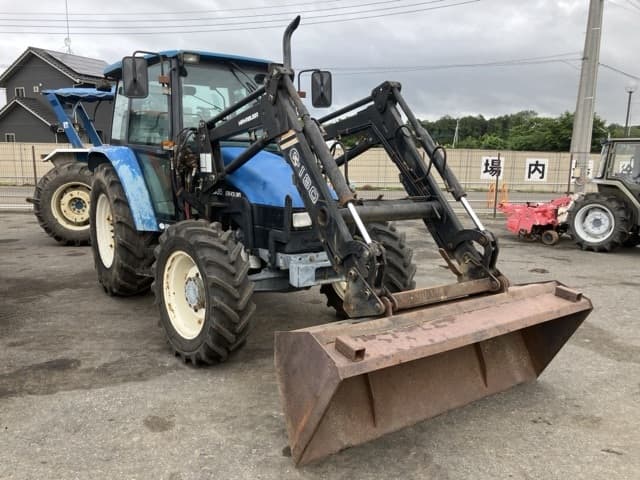 Tractor — Auction (lot 8451-1190)