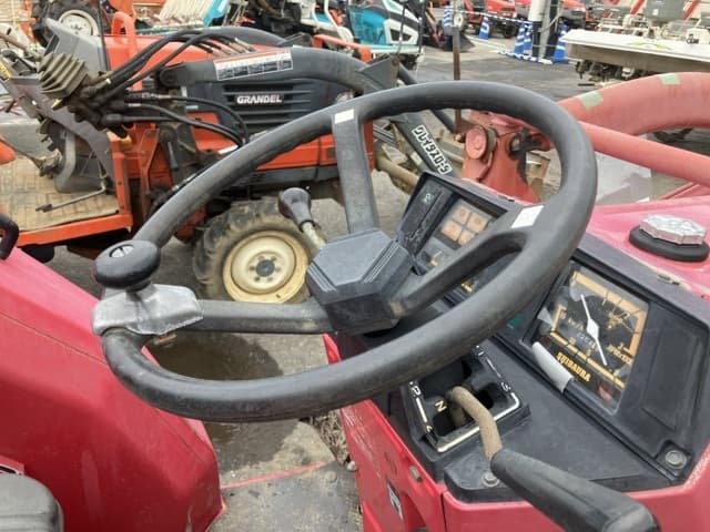Tractor — Auction (lot 8451-1192)