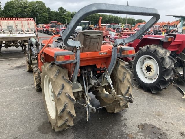 Tractor — Auction (lot 8451-1196)