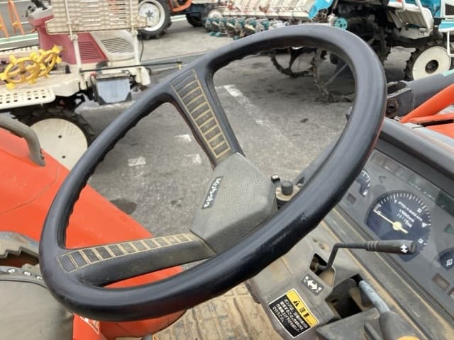 Tractor — Auction (lot 8451-1196)