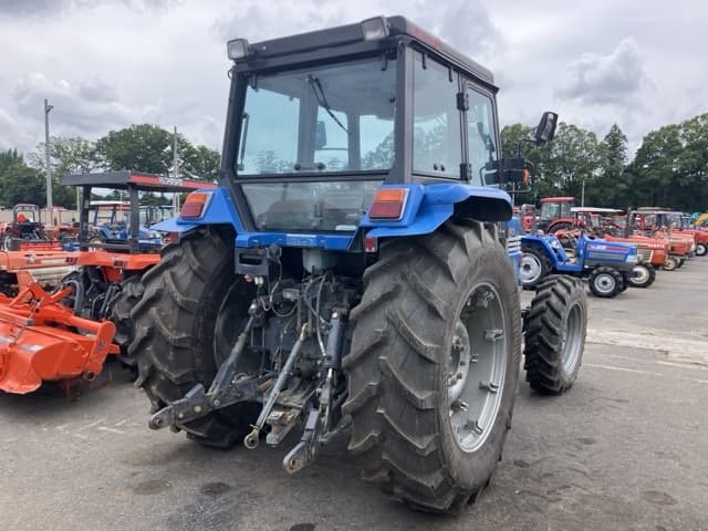 Tractor — Auction (lot 8451-1197)