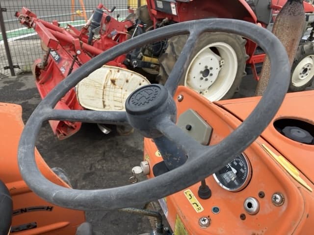 Tractor — Auction (lot 8451-1199)