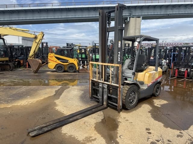 Forklift — Auction (lot 8451-12002)